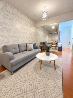 Modern Luxe 2 Br Free Pool Access Parking and Netflix - 9