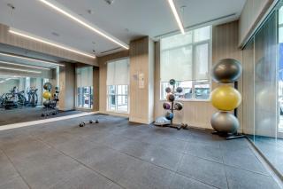 M-Lux Midterm Rental - 8