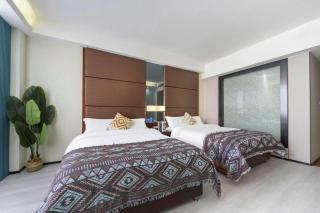V.crown Holiday Hotel - 2