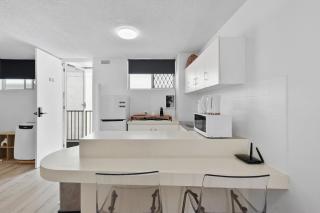 1 BR Oceanside Apartment - Pet Friendly - 8