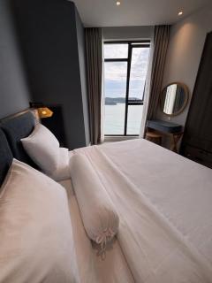 Coastal Luxe Retreat - 3BR - Corner Beachfront Apartment at Cenang - 2