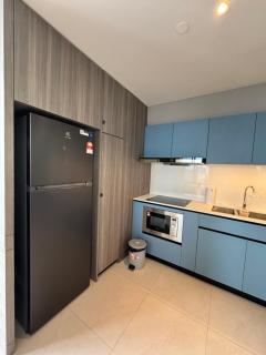 Coastal Luxe Retreat - 3BR - Corner Beachfront Apartment at Cenang - 3