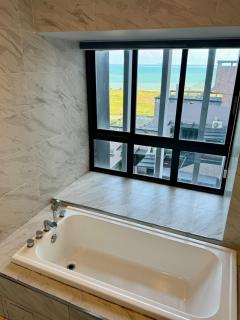 Santai Straits Imperio Residence Studio with Wifi and Seaview - 9