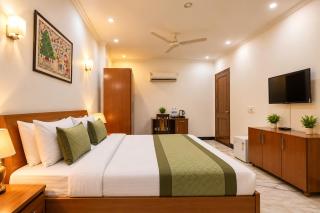 Hotel Heaven Silken 108, Near Phase I Metro & Golf Course Road - 3