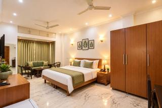 Hotel Heaven Silken 108, Near Phase I Metro & Golf Course Road - 0