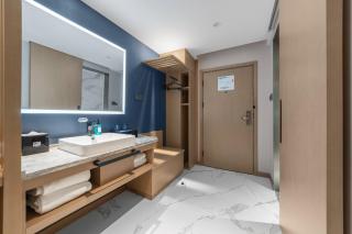 Holiday Inn Express Nanchang Bayi Square by IHG - 9