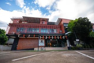 Three Bridges Hotel - 6