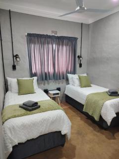 Whispering Creek Mountain Lodge - 8