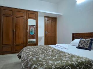 Private Home for a Relaxing Family Stay at Adimali - 4