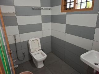 Private Home for a Relaxing Family Stay at Adimali - 3