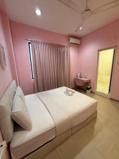 Christina Place - 4