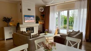 Lakeside Home - 4