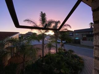 Lookout Deck Holiday Home and apartment - 2