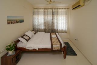 Pearl Crib Service Apartment - 3