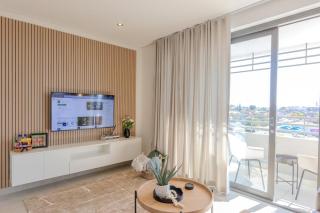 The Stay Edit Skyline 1BR City Views Parking City Junction - 9