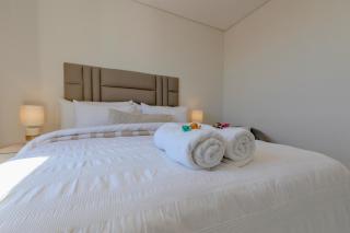 The Stay Edit Skyline 1BR City Views Parking City Junction - 7