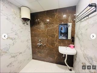 Hotel Tulsi & Restaurant by AR Hotels - 9