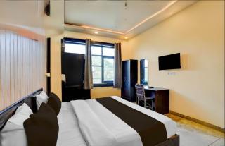 Hotel Tulsi & Restaurant by AR Hotels - 8