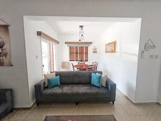 Spacious 3 bedroom Apartment in heart of Famagusta - 8