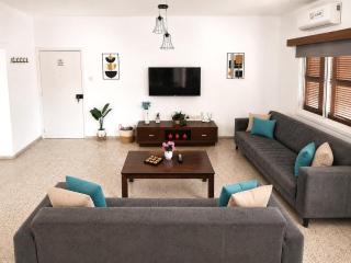 Spacious 3 bedroom Apartment in heart of Famagusta - 0