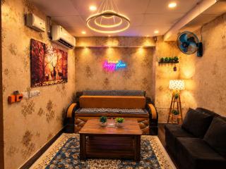 CosyDen 2 Private Apartment at Prime Location - 3