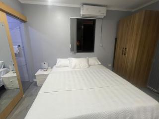 Sunrise Deluxe Ensuite Room Balcony WiFi and AC - 2