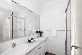 Bright & Stylish 3BR Home on Morley Drive - 4
