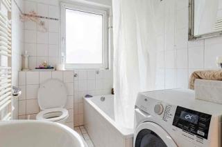 Business Flat Westend Nordend with Workspace Fast WiFi and Balcony - 8