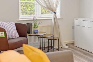 3 Bed Home for Contractors, Free Parking, Sleeps 5 - 7