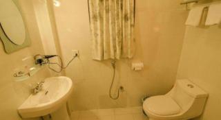 Hotel Lakefront - 2