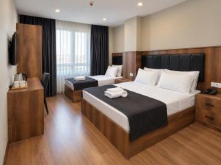 BZN Airport Hotel - 1