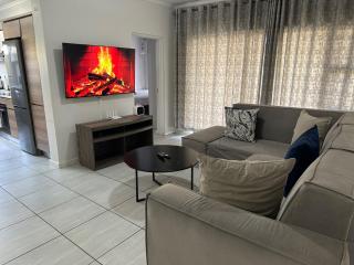 Spacious 2 bedroom 2 bathroom apartment in Midrand, Perfect for corporate and Families - 4