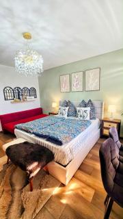 Cozy Pet-Friendly Apartment - 9