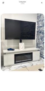 Modern basement suite - 8
