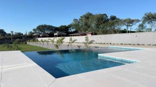 R & S Farmhouse - 8