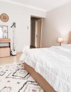 Spacious-Sunny 3BR Family Apartment, Balcony view Maadi - 8