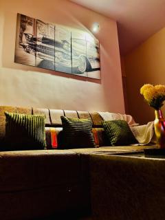 The Cozy Nest 1BHK, Near Metro, Parking,Terrace - 0