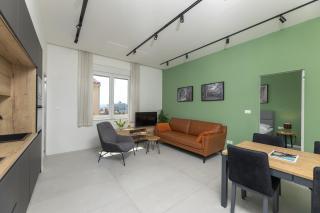 Steps from Palace & Riva - Old Town Pine - 5