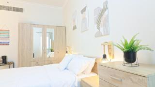 The Oak Studio with Balcony & Sea View Pool & Gym - Ajman - 1