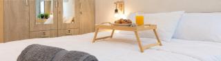 The Oak Studio with Balcony & Sea View Pool & Gym - 5