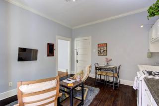 Unwind and Relax in a Historic Midtown Property - 3