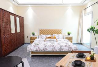 Modern Studio with SeaView Pool & Gym - 2