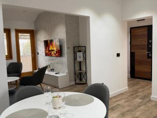 Q Apartment 1 -  - 1