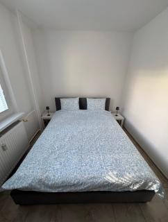 Apartment 20 minutes from City Center near Polus w Coffee, Tea, TV - 7