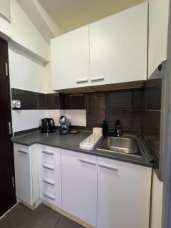 Apartment 20 minutes from City Center near Polus w Coffee, Tea, TV - 5