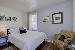 Walking Distance to the Best of Midtown - 9