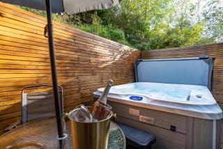 #215 Tai r Foel Hideaway - Snowdonia-Sleeps 4 - 2