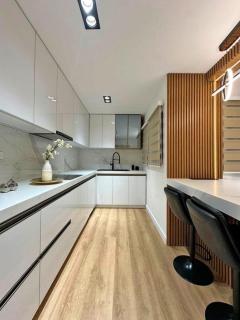 Apartamento de Lujo Moderno y Confort - 3