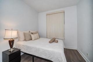 Mississauga Centre Square One Town House 2 Bedroom - 8