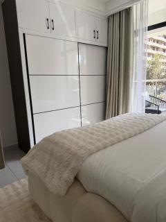 Comfort Suite Westlands Balcony, View & Gym - 7